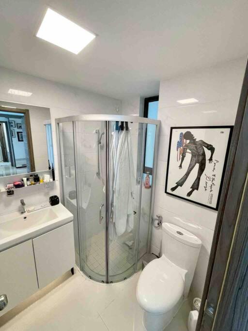 Beautiful Modern Forest City Apartment photo 2