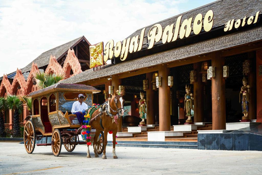 Royal Palace Hotel photo 2