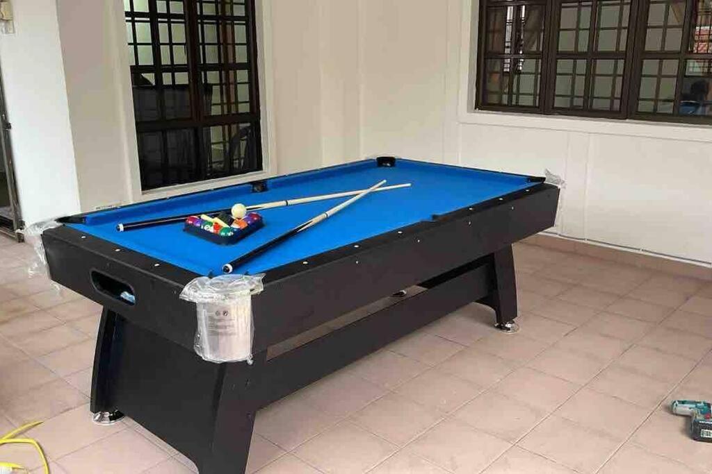 Pelangi Indah 8 Rooms Corner Pool Table photo 2