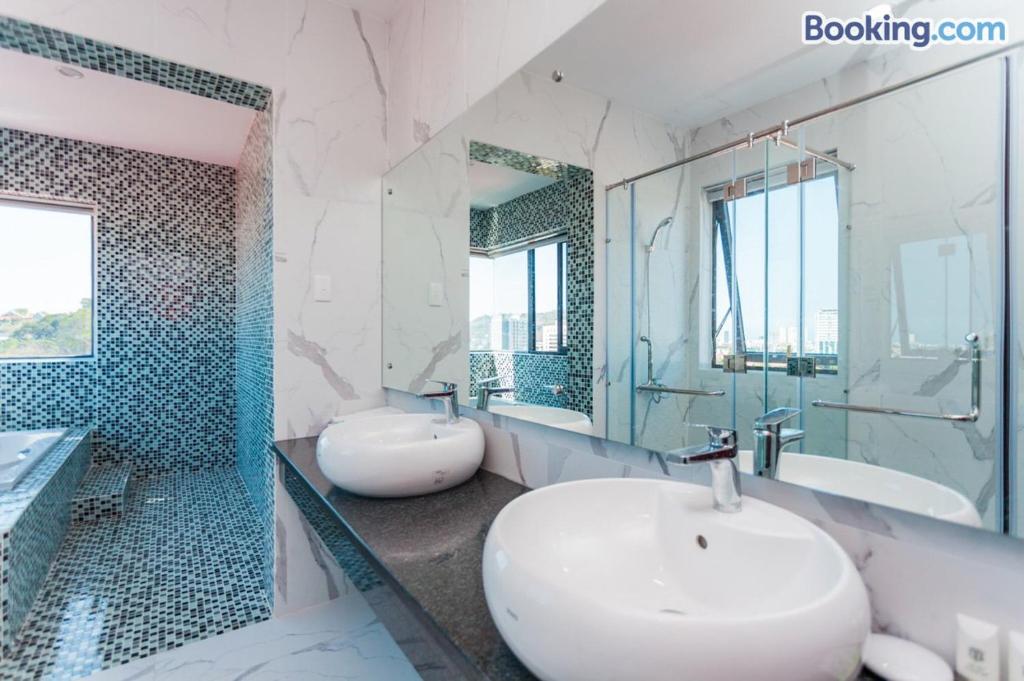 Villages HỒ BƠI WHITE DAY Núi Viba