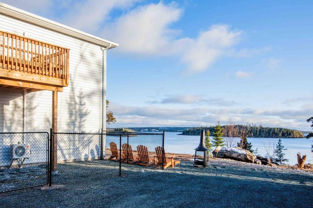 New English Point Oceanfront Living With Hot Tub photo 1