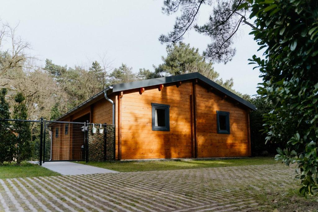 Romantisch Wellness Boshuisje met Sauna & Hottub photo 1