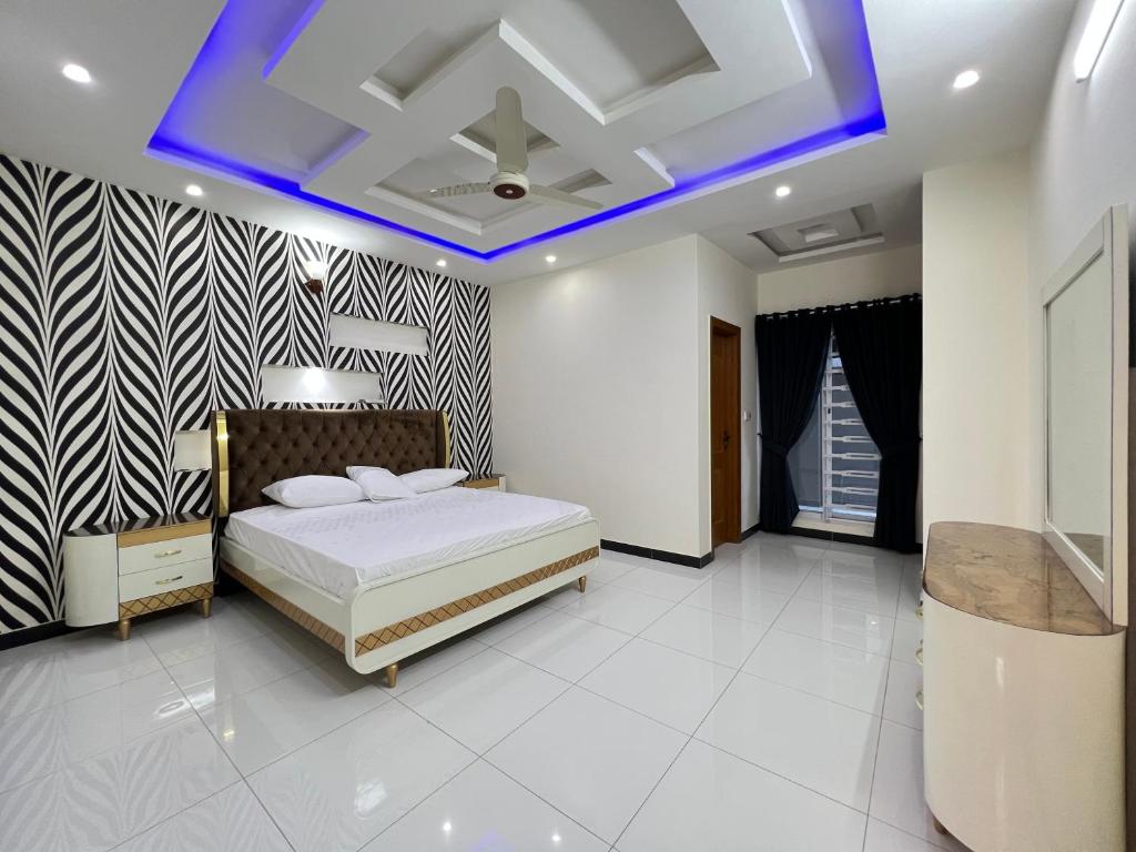 Luxury Villa in Islamabad Margala Hills Views photo 2
