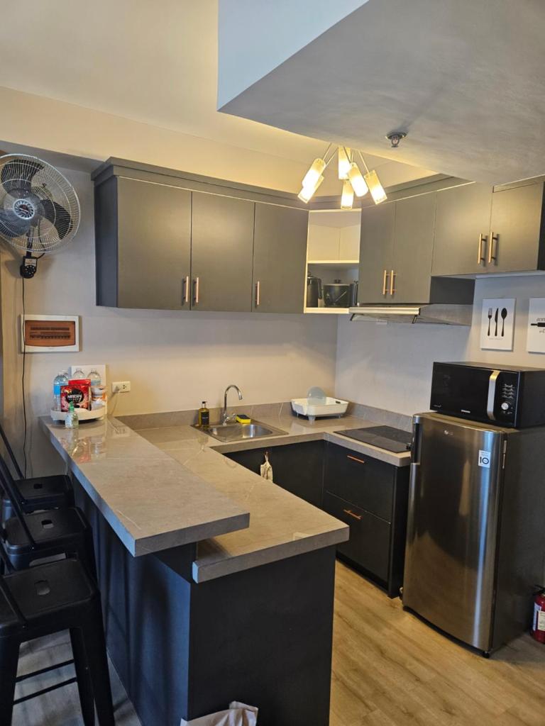 2-Bedroom Boutique City Condo - Newly Renovated! photo 1