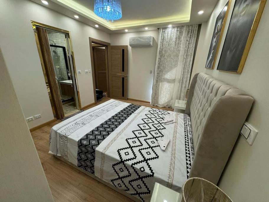 Luxury 3-Bedroom Family Apartment Wide Garden View Madinaty B12 - Tap to explore photos