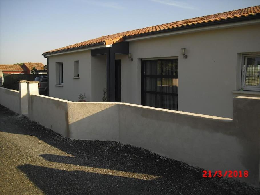 Neuville de Poitou, maison avec vue photo 1