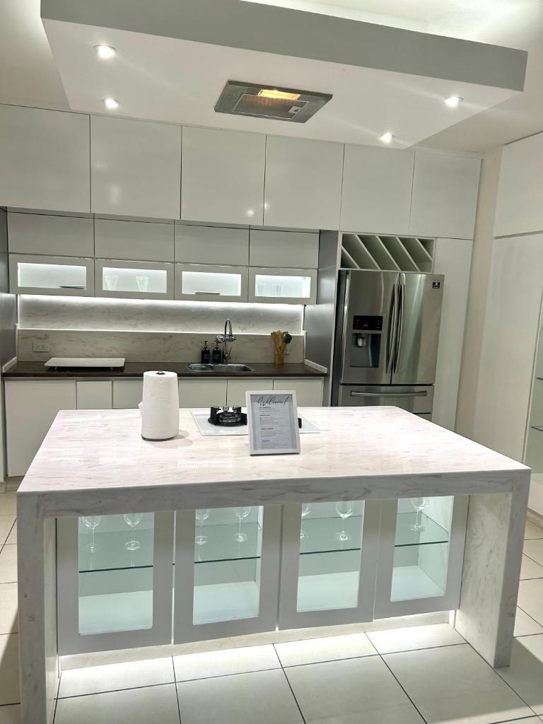 Luxury Simpson bay condo photo 1