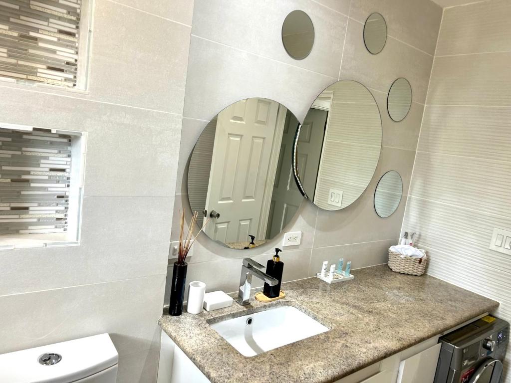 Luxury Simpson bay condo photo 2