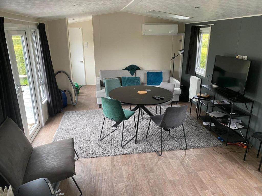 Luxe 4 persoons chalet nabij leeuwarden! photo 2