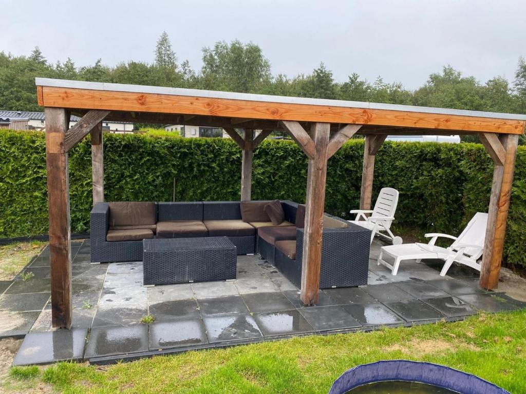 Luxe 4 persoons chalet nabij leeuwarden! photo 1