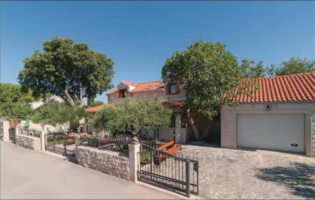 Island Holiday Home photo 2