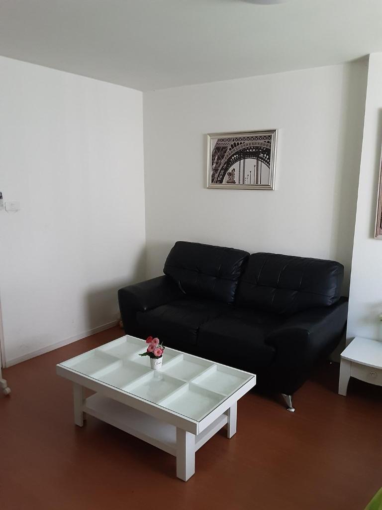Room in Condo - T8impact Challenger Mueang Thon Thani Free WIFI photo 4