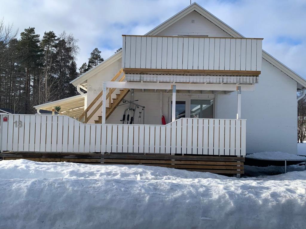 Fin Villa nära insjön Burtäsket