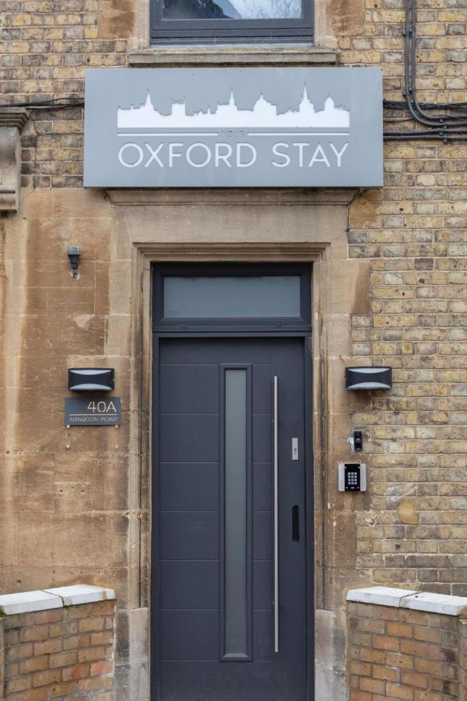 Central and Modern One Bedroom Flat - Tap to explore photos