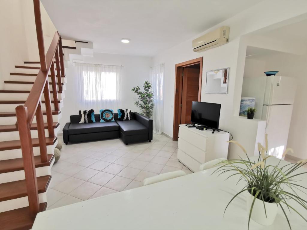 Condo with pool access photo 3