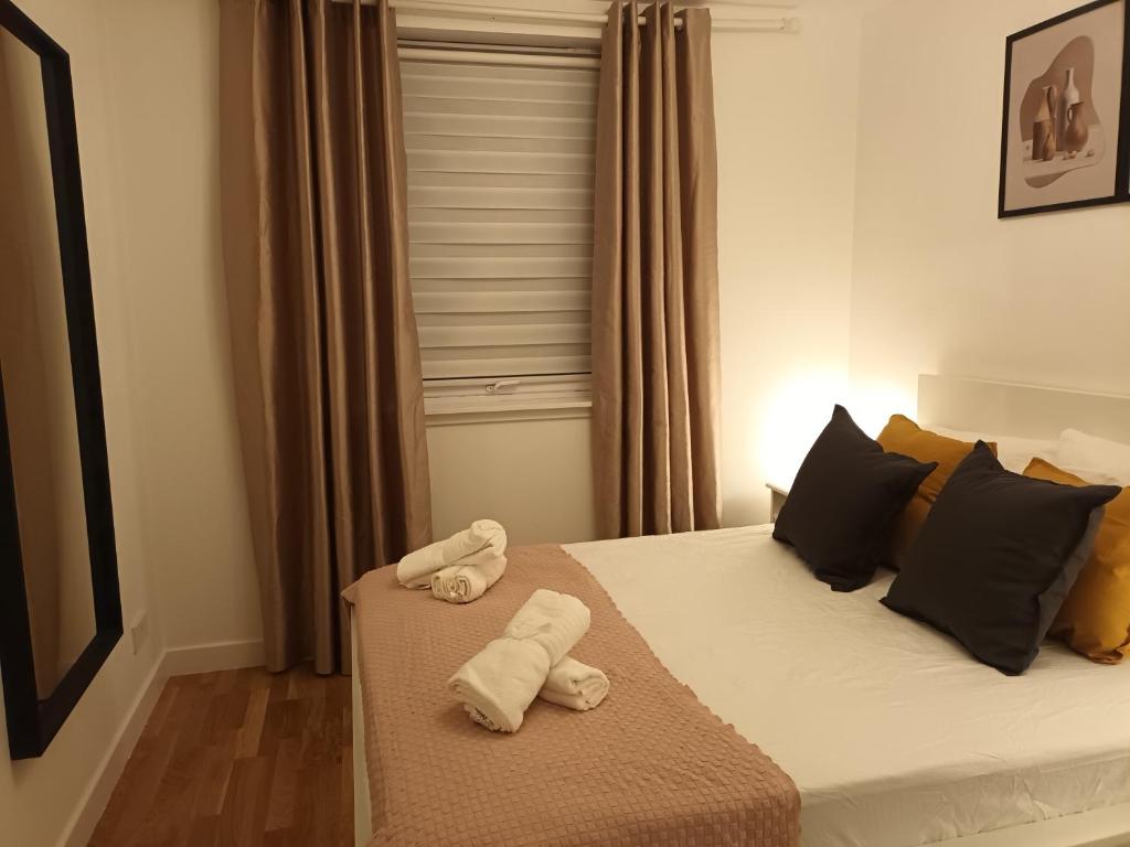 Spacious Elegant 2-BR Apartment in Aberdeen City Centre photo 4