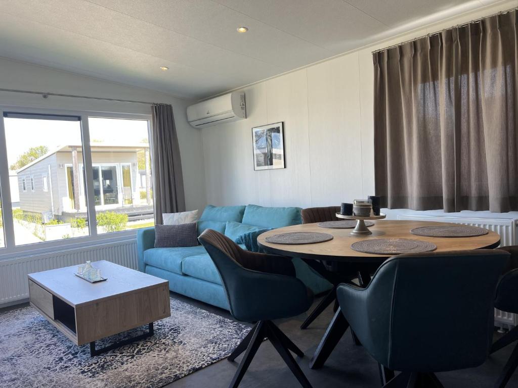 Holiday Home De Noordzee by Interhome photo 4