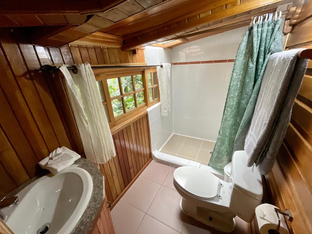 Los Quetzales Ecolodge & Spa photo 2