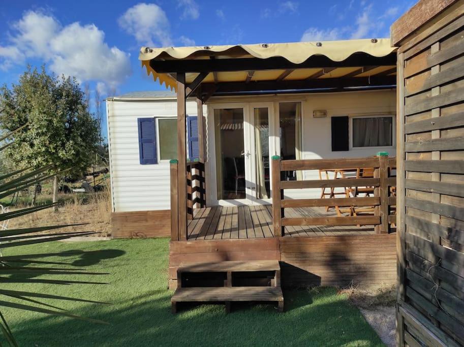 Mobil-home dans un beau cadre à 15 km des plages. photo 1