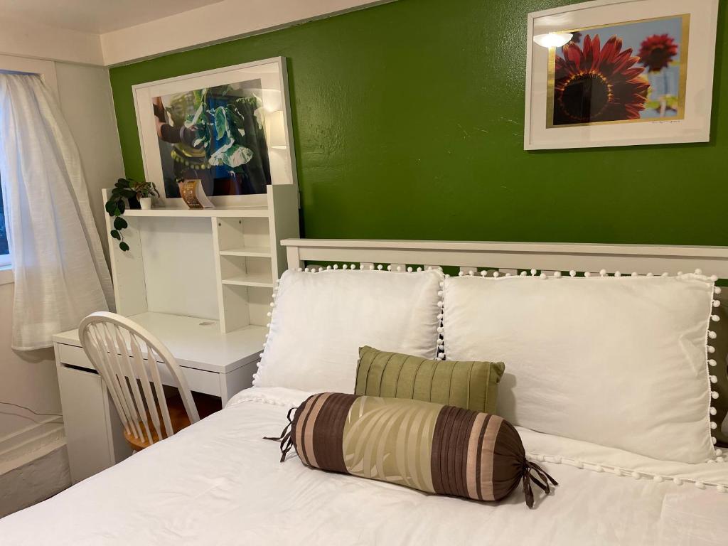 B-Love's Guest House photo 2