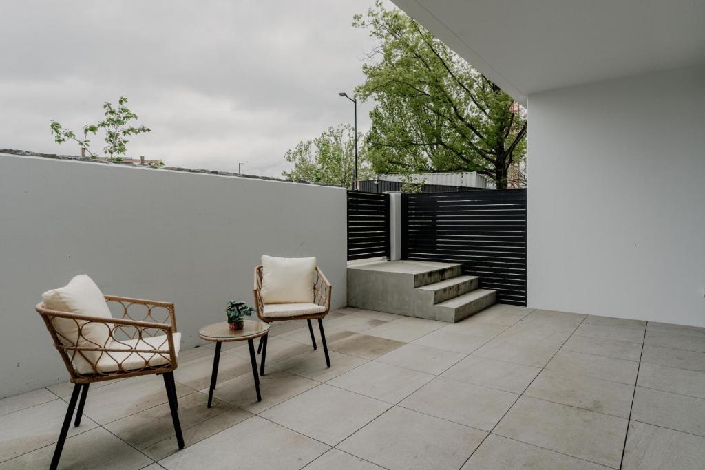 Comfy 1-Bed Apt with Courtyard, Gym, BBQ & Parking photo 1