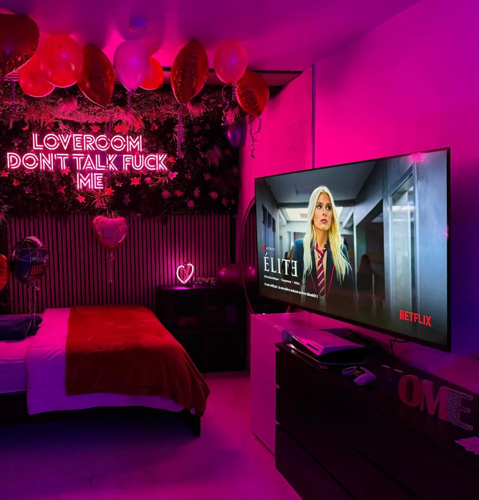 Your Love & your Room photo 4