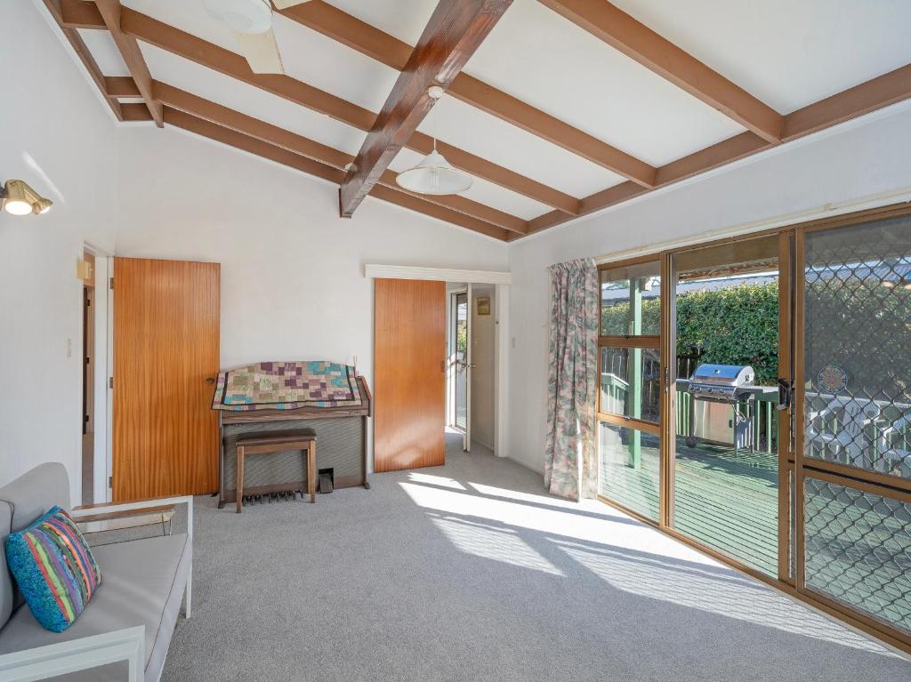Golden Days - Whitianga Holiday Home photo 3