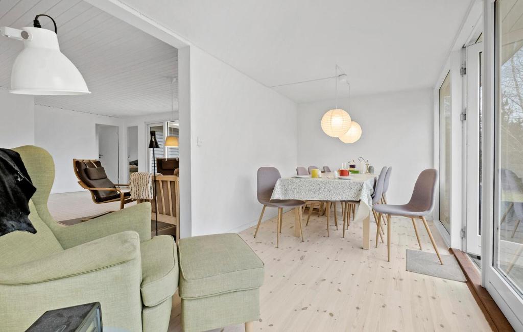 Nice Home In Sjllands Odde With Wifi photo 2