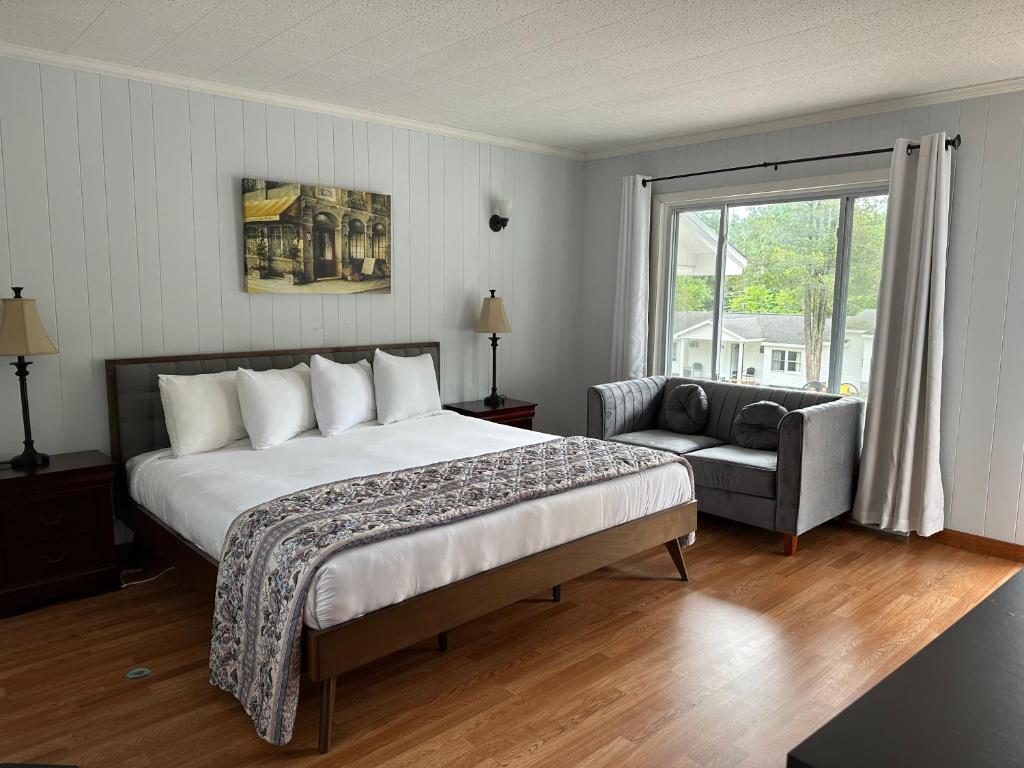 The Villas on Lake George image