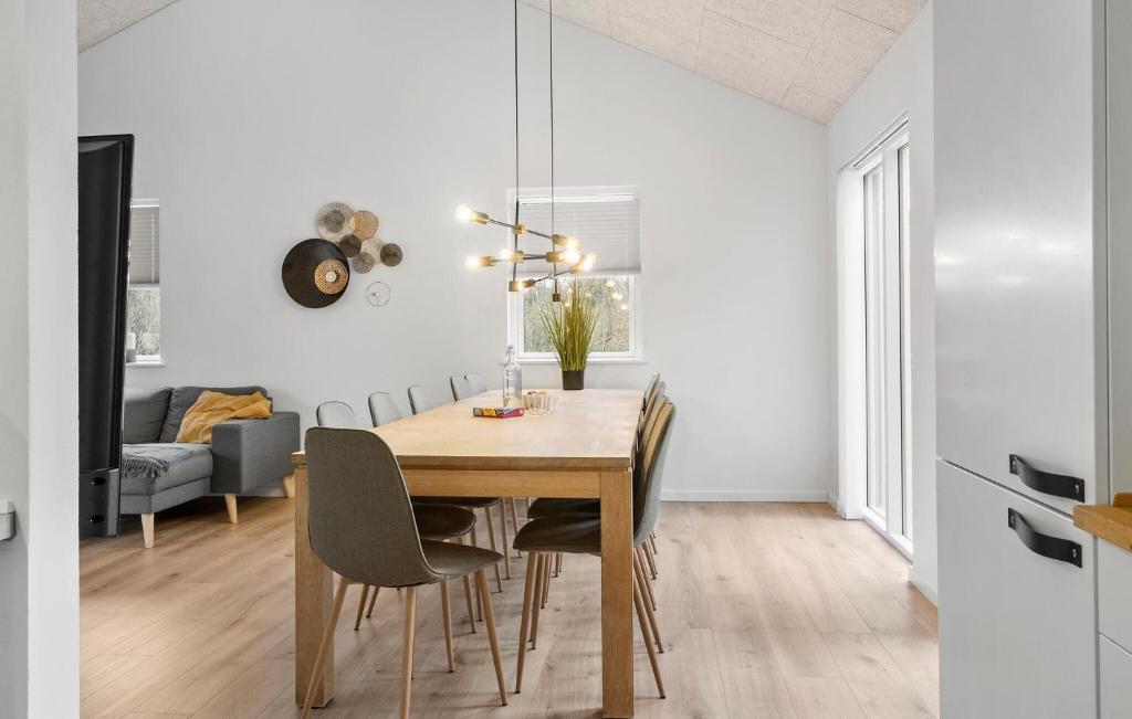 Nice Home In Skjern With Wifi photo 2