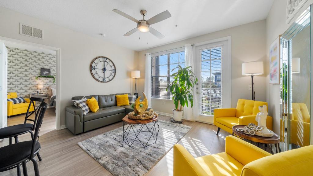 Urban 2br2ba Gem-near Airport image