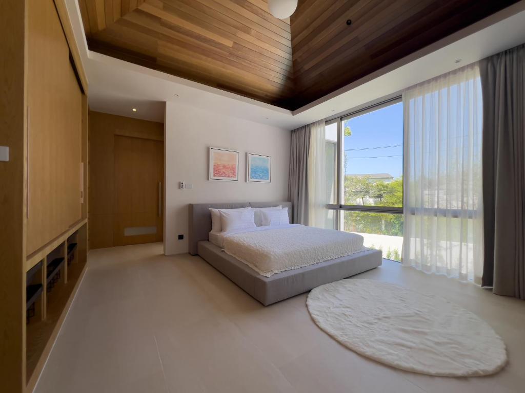 New luxury villa Lux Pride 3 by IBG Property photo 3