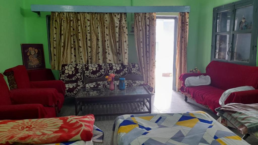 Karunanidhan Homestays photo 1