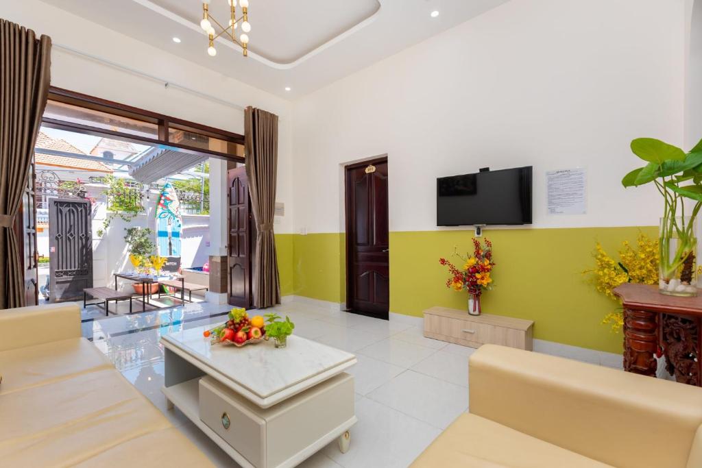 25 Lạc Long Quân, Bãi Sau