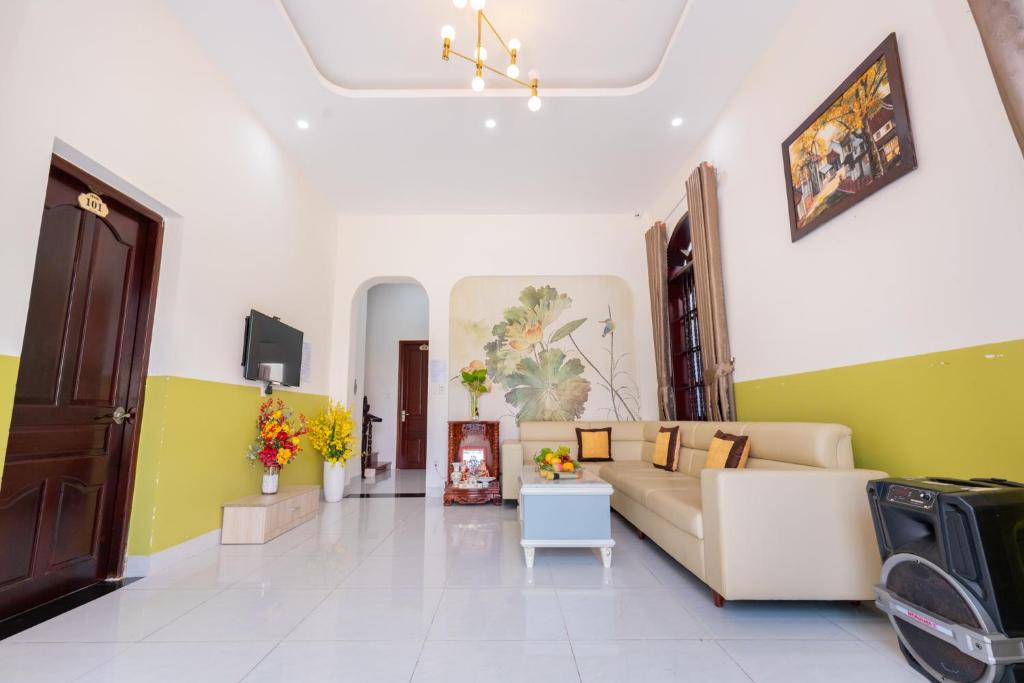 25 Lạc Long Quân, Bãi Sau