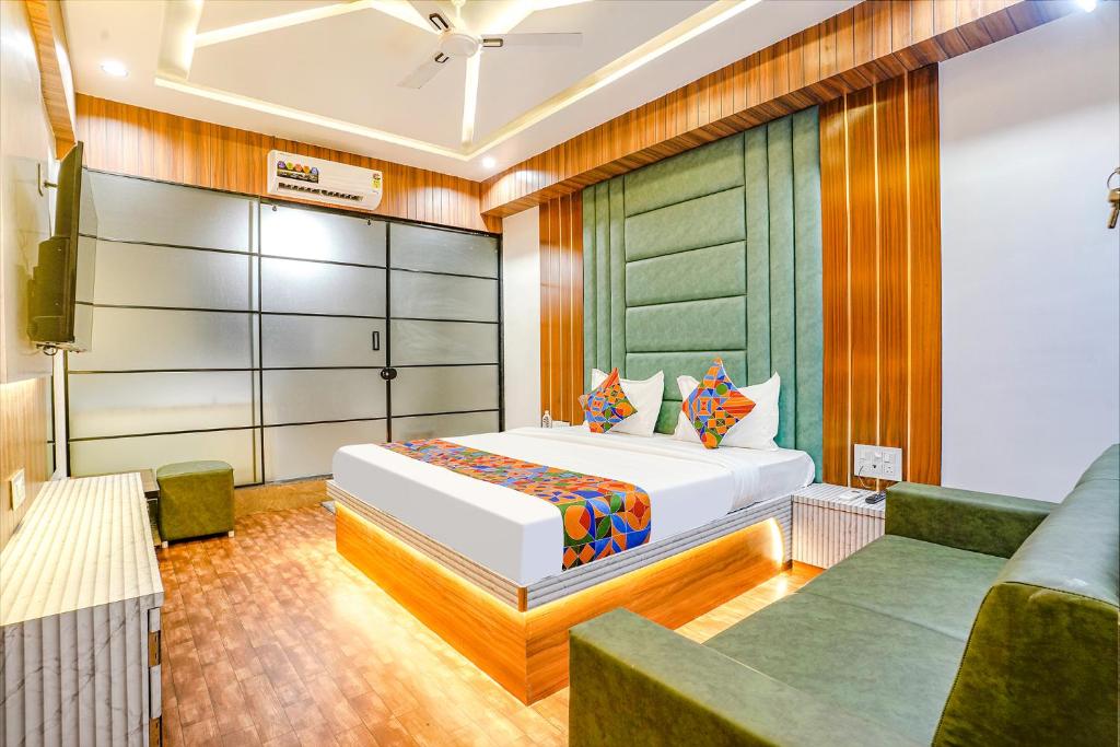 FabHotel Max photo 2