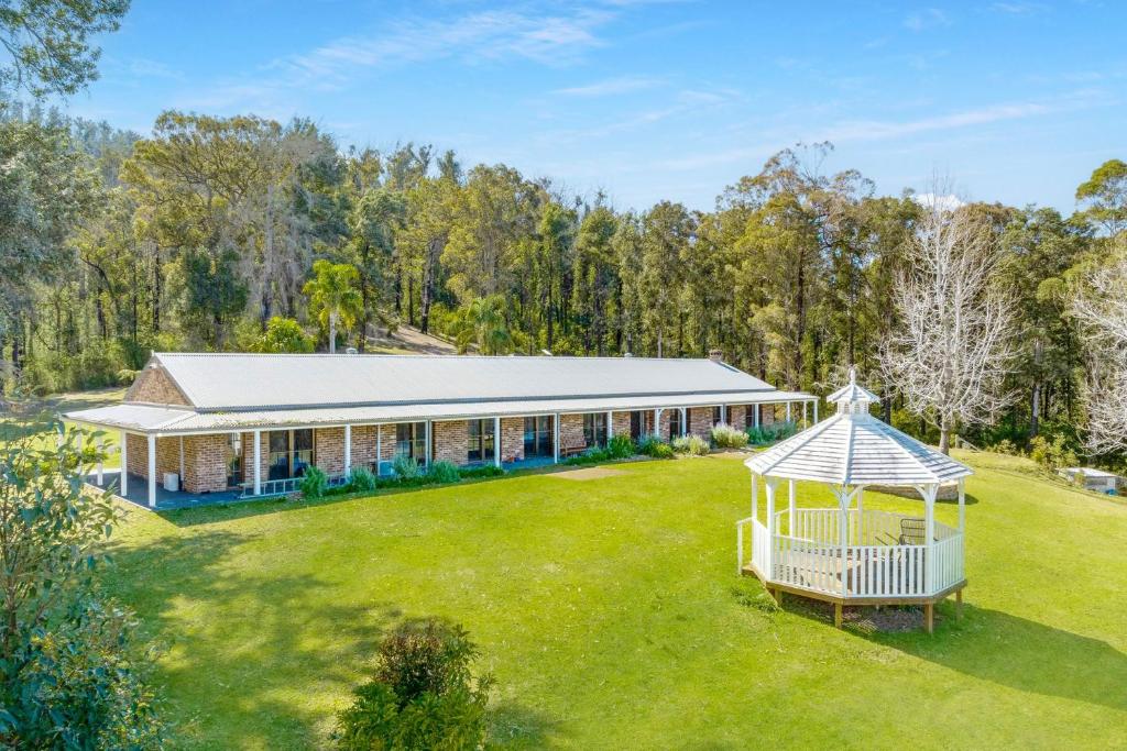 MarMel - Four bedroom home with pool and fire pit photo 1