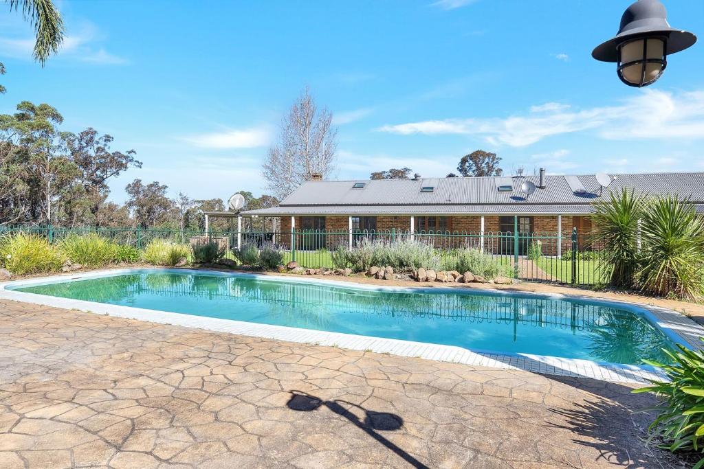 MarMel - Four bedroom home with pool and fire pit photo 4