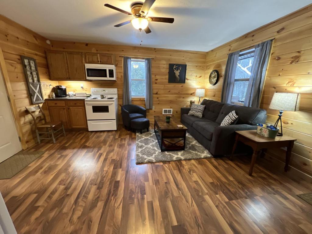 Hoosier National Hideaway photo 3