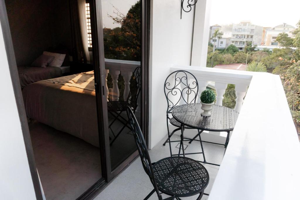 Condo near Calle Crisologo photo 3