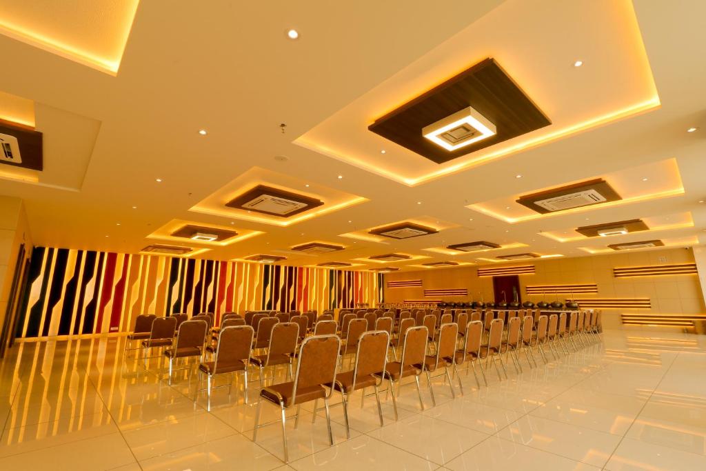 Hotel Grand Darshan Vadodara photo 4