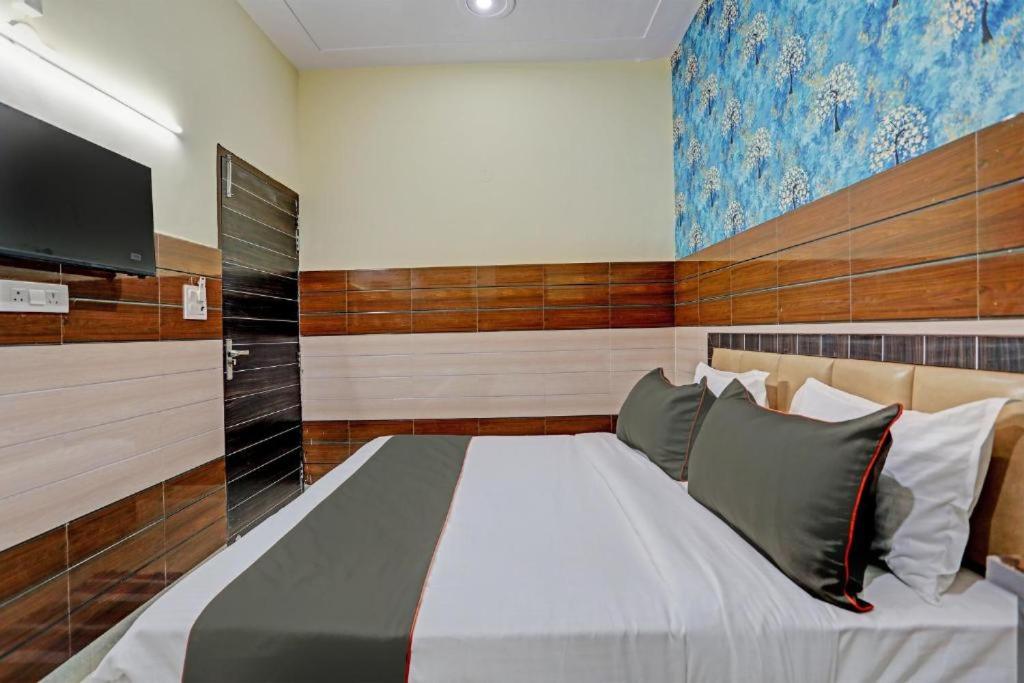 HOTEL LYF SUITES NOIDA 63 photo 2