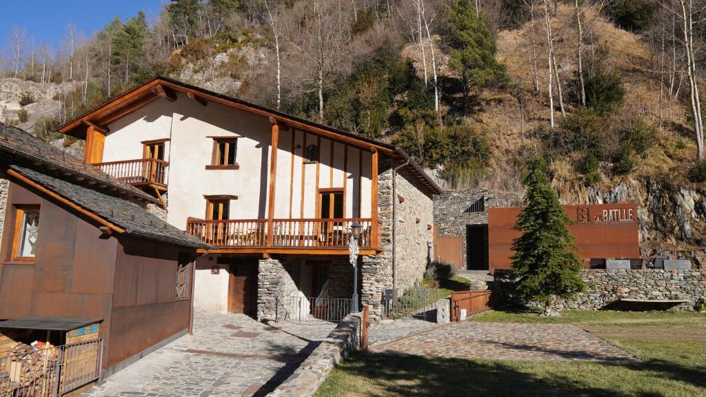 {
  "en-gb": "Cal Batlle Casa Rural"
}