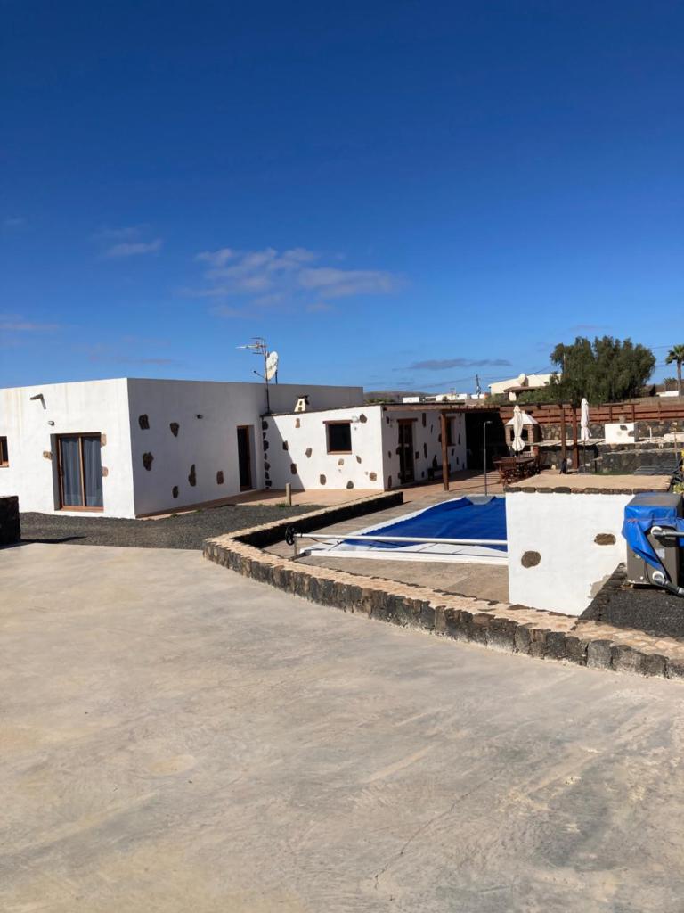 Rosa de la laguna photo 1