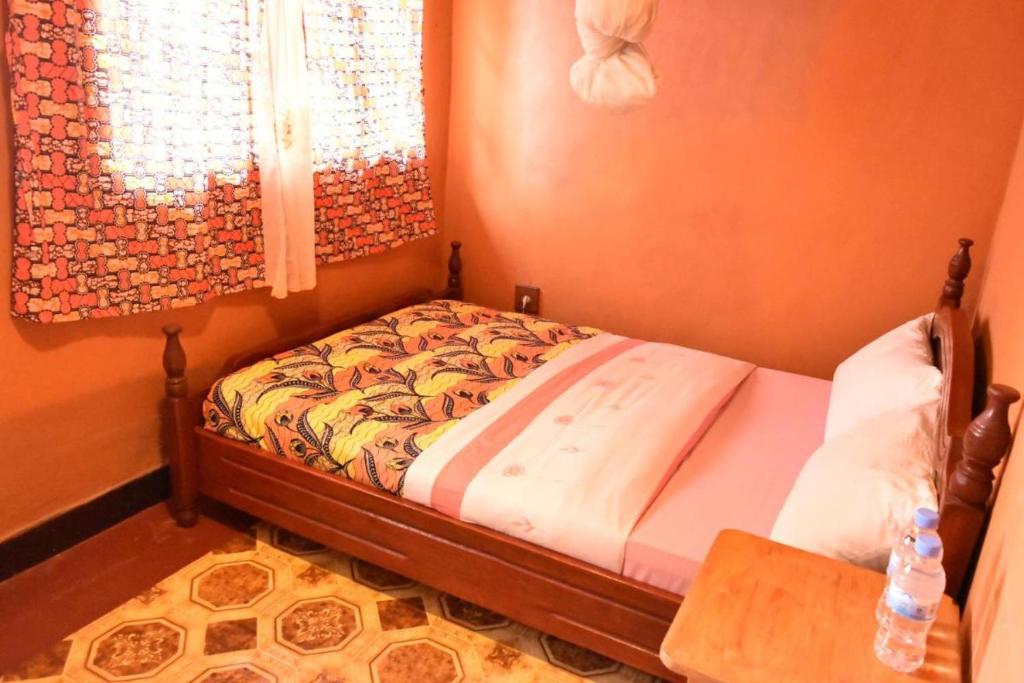 Room in BB - Amahoro Guest House - Double Room with Private Shower Room photo 1
