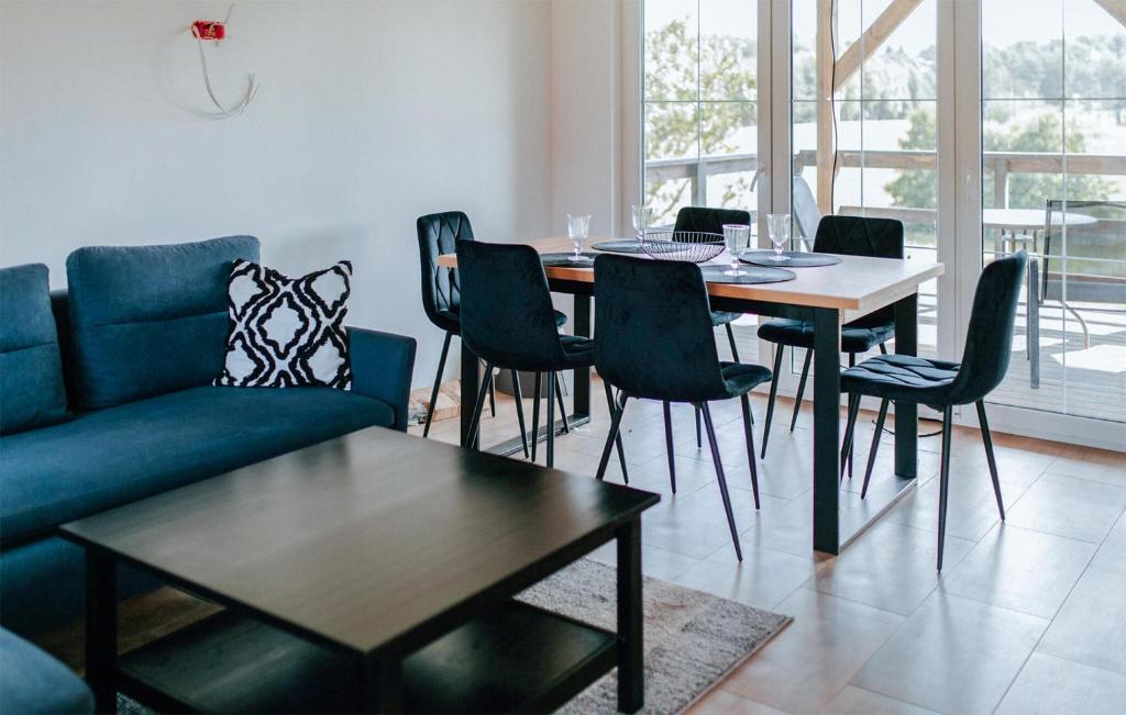 Beautiful Home In Male Gacno With Kitchen photo 3