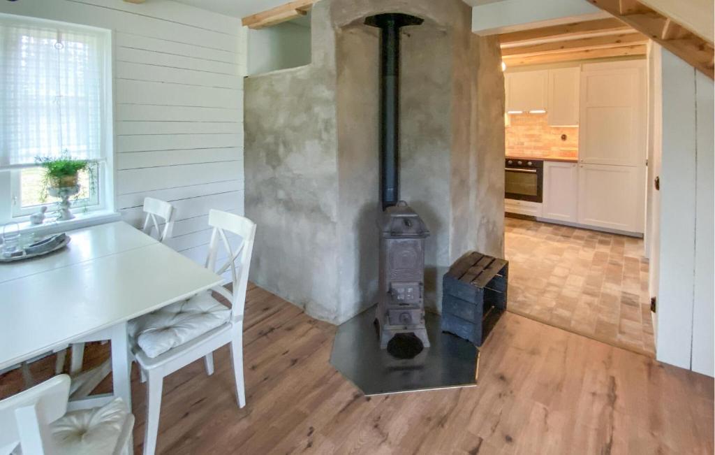 Beautiful Home In Habo With Kitchen photo 1