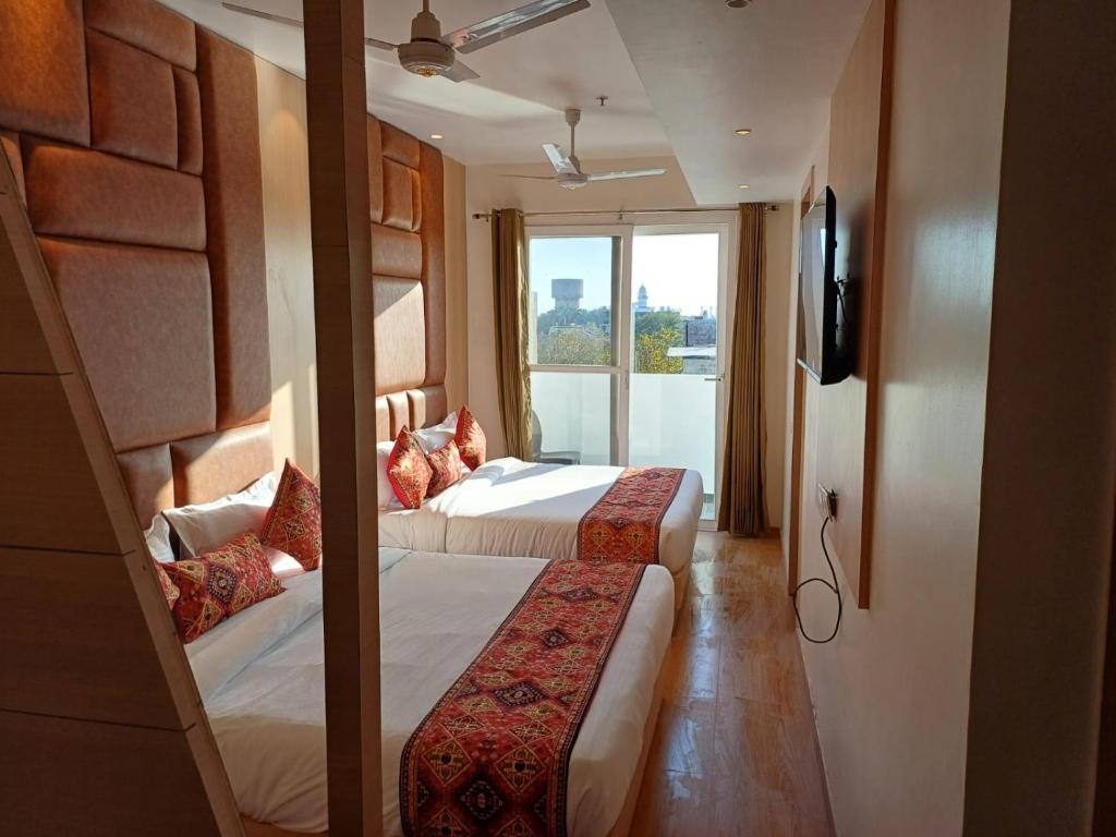 Hotel JR Grand 100 Meter From Golden Temple photo 3
