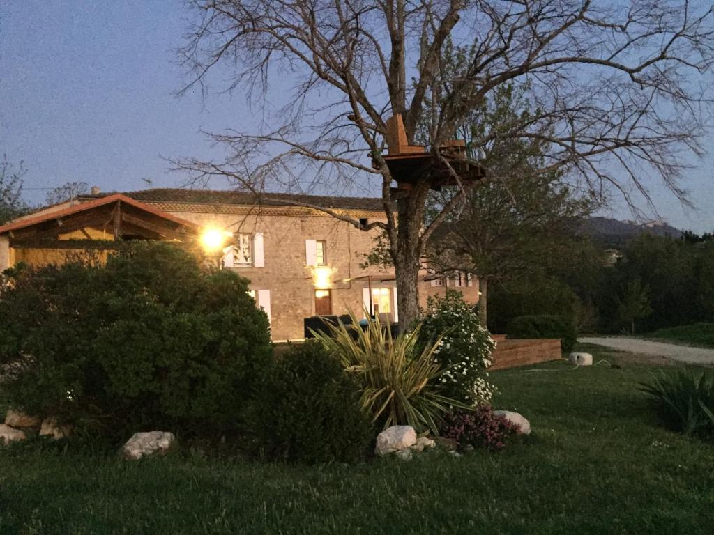 Agréable bastide provençale avec piscine photo 1