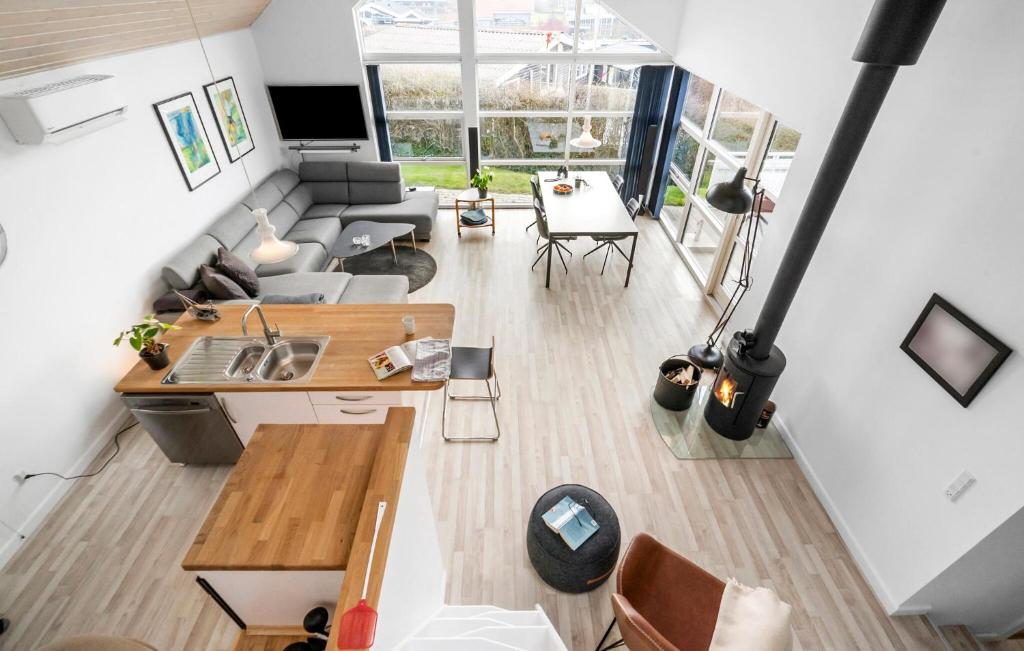 Amazing Home In Juelsminde With Kitchen photo 2